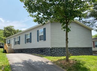 6 Litchfield Dr, Arden, NC 28704