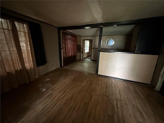 3rd image of 212 11th Ave