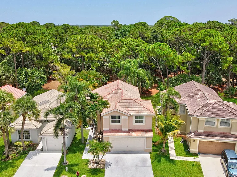 8332 Bermuda Sound Way — Photo 43