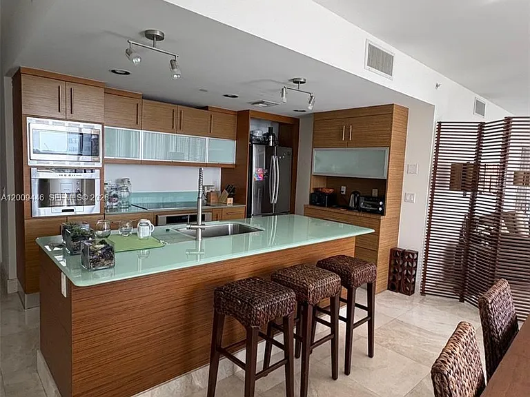 5875 Collins Ave #708 — Photo 6