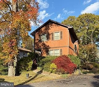 2nd image of 1737 Ridgely Rd