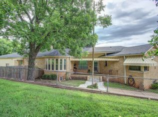 309 W 10th Ave, Bristow, OK 74010