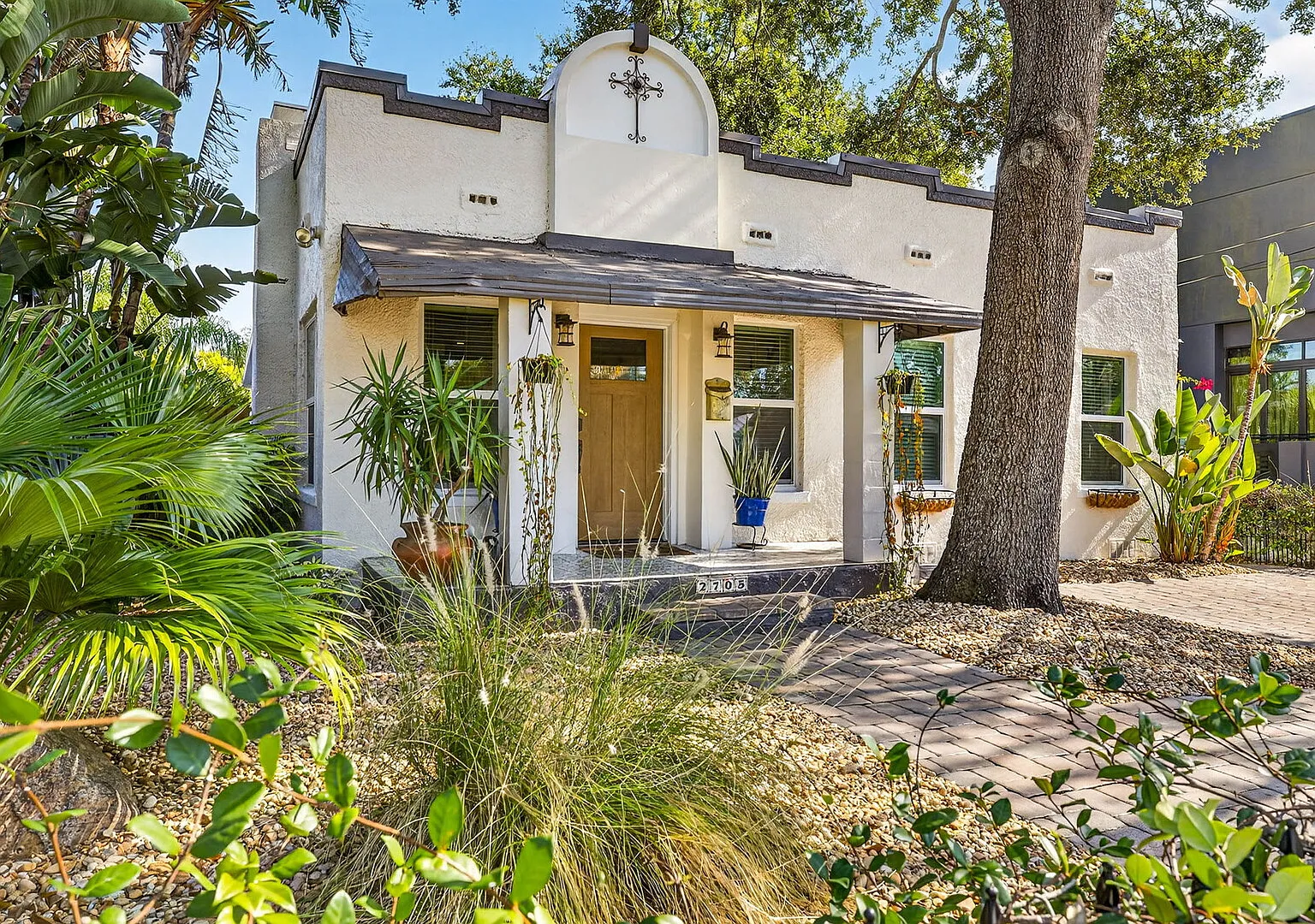 Palm Villa - Historic Home Near Downtown — Photo 1