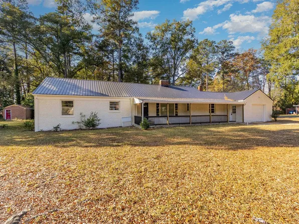 1215 Hawkins Ave, Sanford, NC 27330