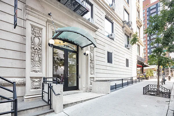 Sold by Compass | media 42