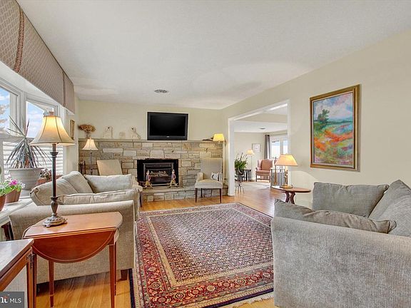 5th image of 110 Lees Mill Rd