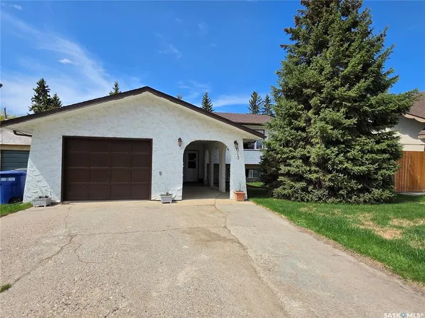 613 2nd STREET W, Meadow Lake, SK S9X 1E6