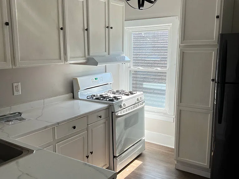 716 Franklin St #B — Photo 3