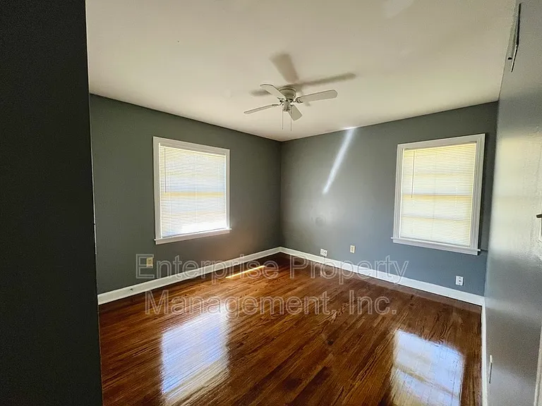 1922 Saint Elmo Ave — Photo 20