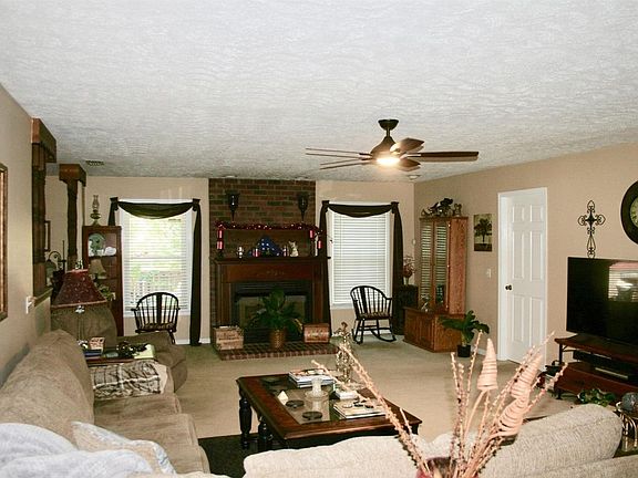 5th image of 1602 Windy Meadows Dr