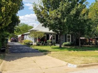 720 Virginia St, Graham, TX 76450