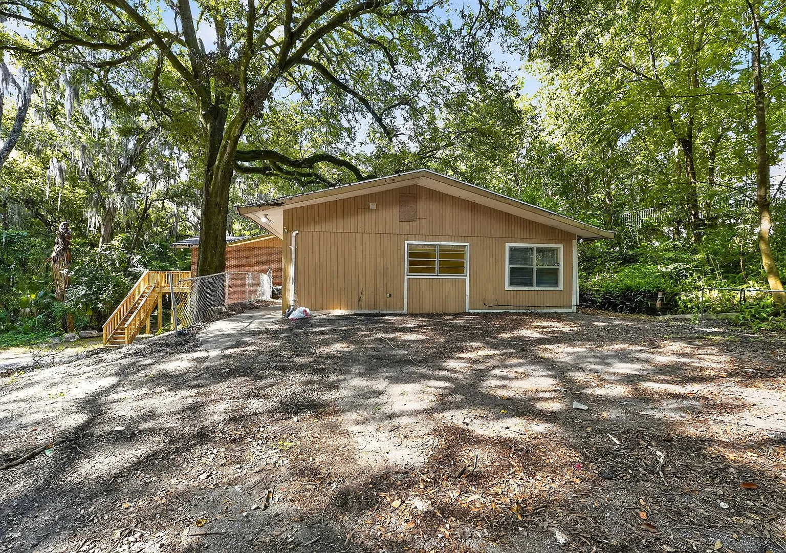 Large 9 Bedroom House In Walking Distance to Sorority Row — Photo 3