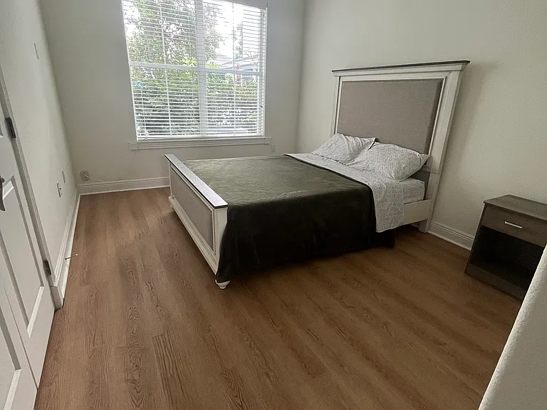 28 E Rosevear St — Photo 10