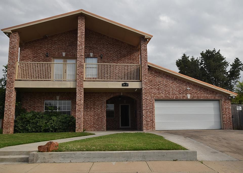 1st image of 1925 Manor Dr
