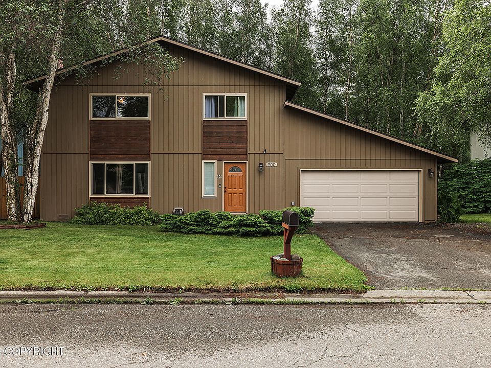 1st image of 900 Woodmar Pl