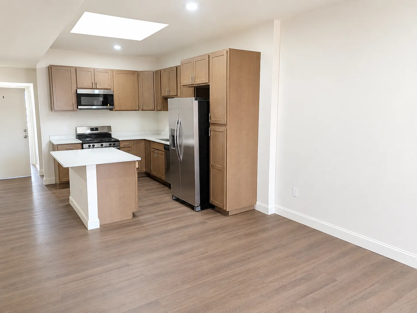 2 bed, 1025 sqft, $2,295 — Photo 2
