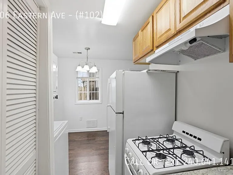 506 Eastern Ave NE #102 — Photo 5
