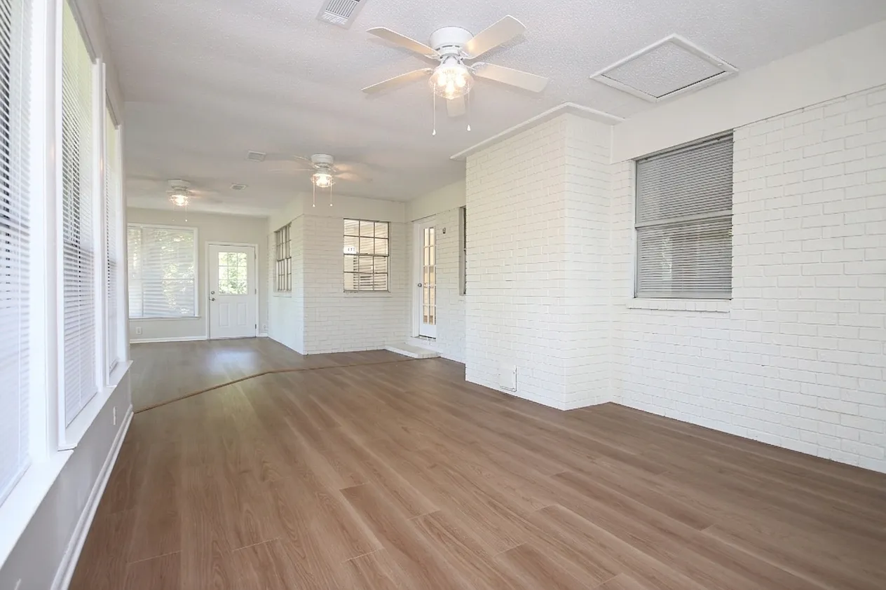 3 bed, 2.0 bath, 2235 sqft, $2,125 — Photo 3