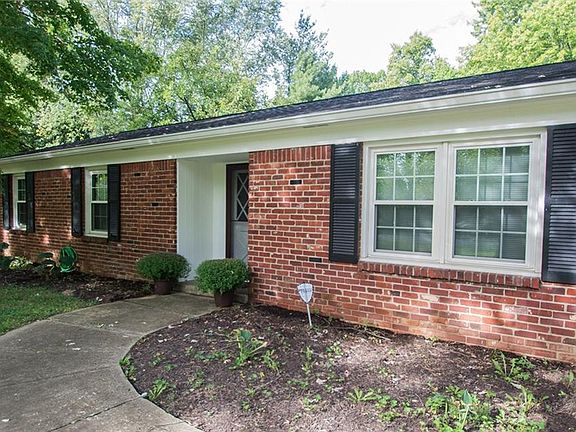3rd image of 6104 N Dorsett Pl