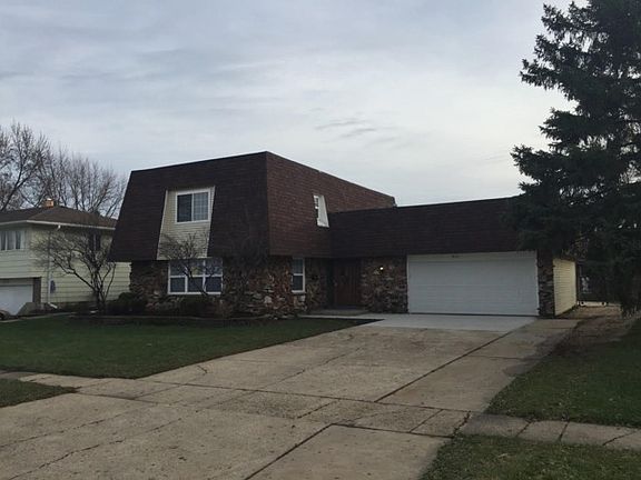3rd image of 2111 Arbor Vitae Dr
