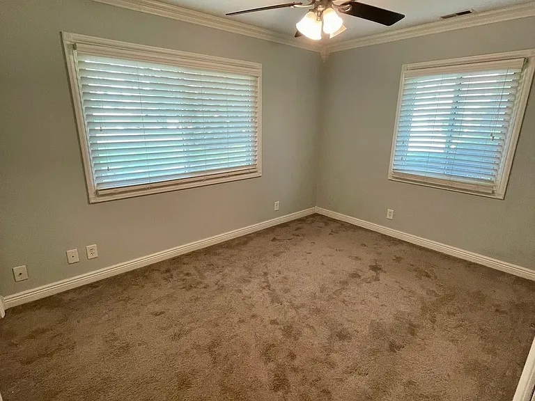 2367 Carnation Dr — Photo 10