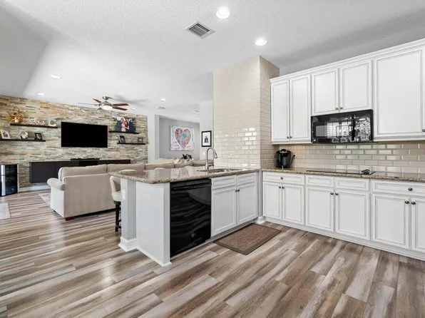 8236 Calabria Lakes Drive, Boynton Beach, FL 33473