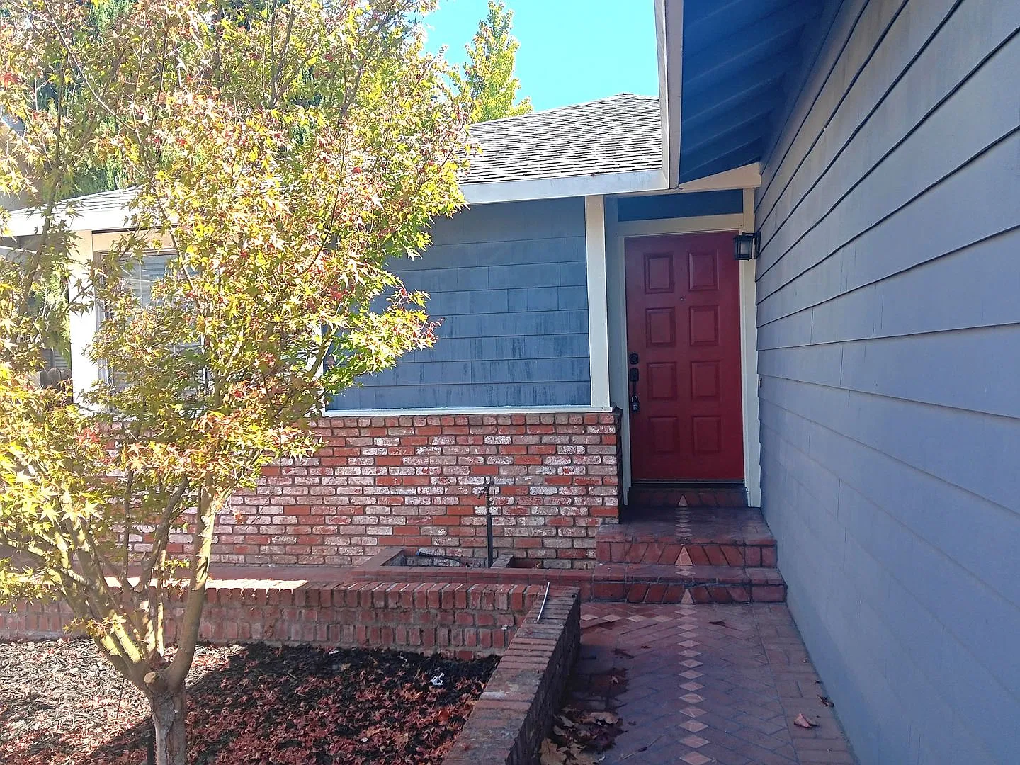 3 Bed 2 Bath Single Family Home with Solar in North West Santa Rosa! New flooring and Paint! — Photo 2