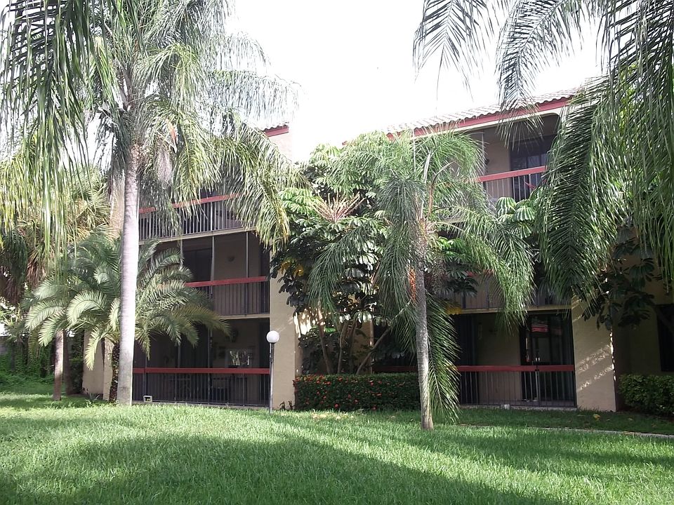1st image of 733 SE 1st Way APT 202
