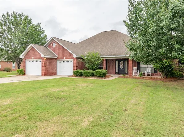 325 McRae Rd, Deatsville, AL 36022