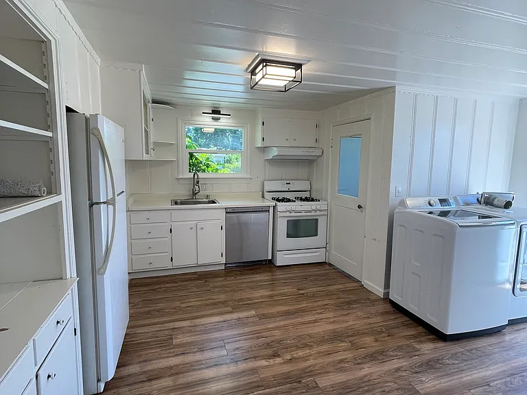 2201 W Park Ave — Photo 12