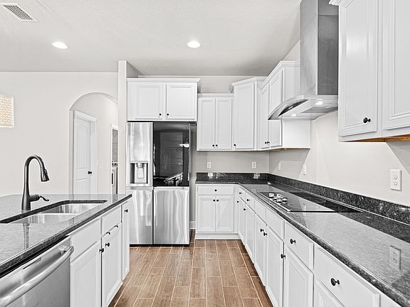 5th image of 110 Lamon Dr