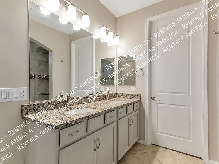 7631 W Laurel Ln — Photo 19