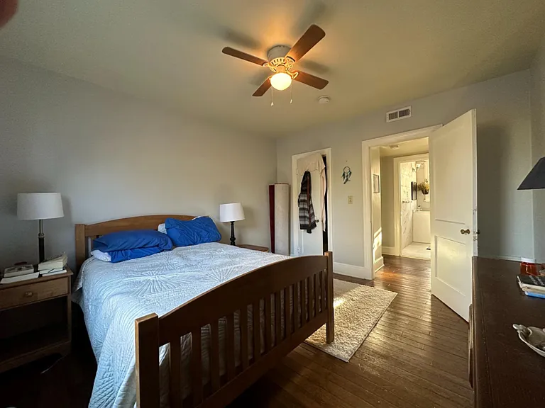 1320 Kenmore Ave #B — Photo 8