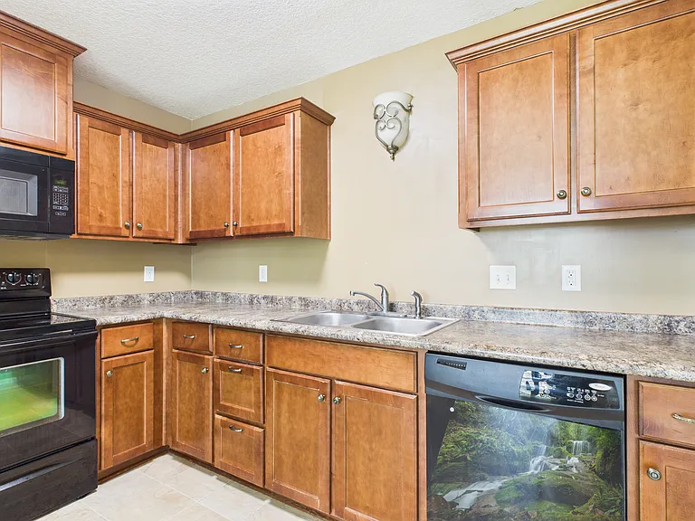 129 Grandview Dr — Photo 13