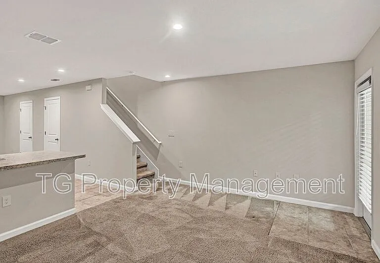 5958 Creekside Crossing Dr — Photo 7