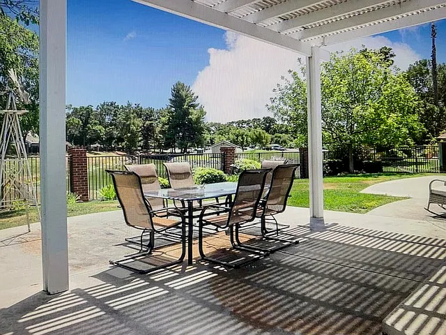 Building Photo - 5760 Gateway Ct