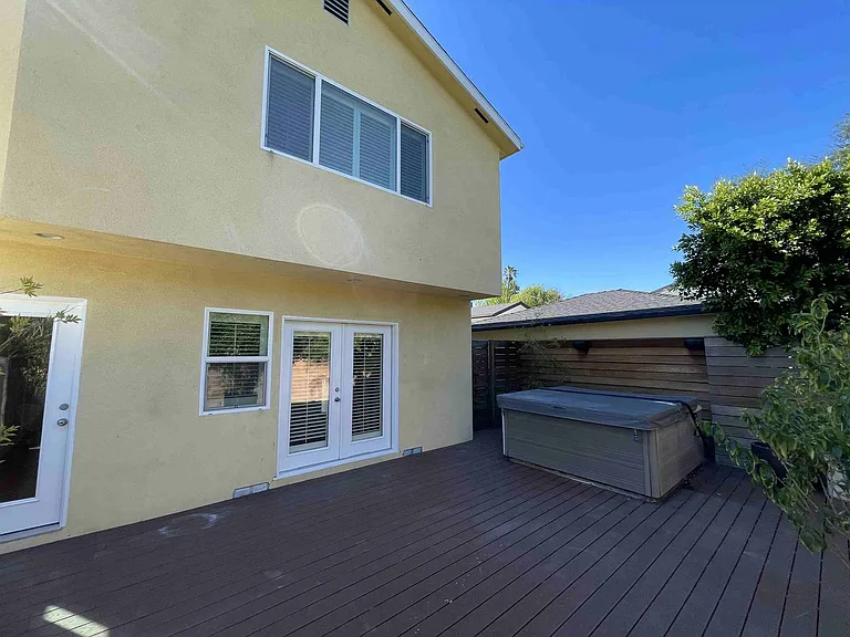 4432 Bakman Ave — Photo 30