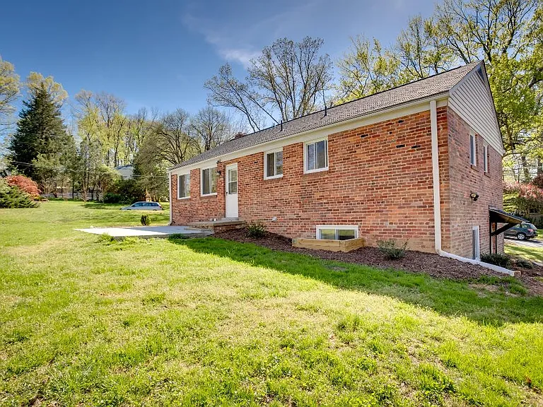 3621 Terrace Dr — Photo 8