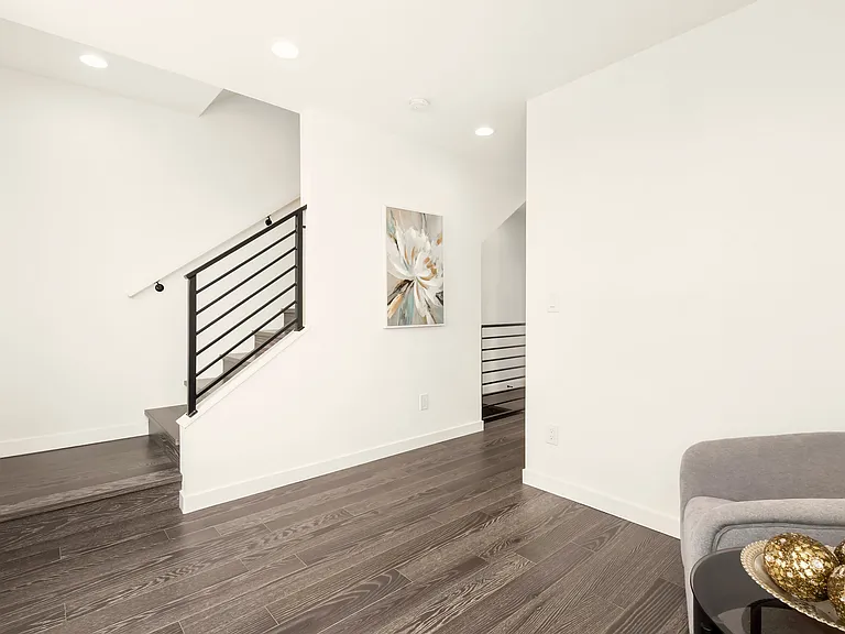 947 NW 56th St — Photo 10