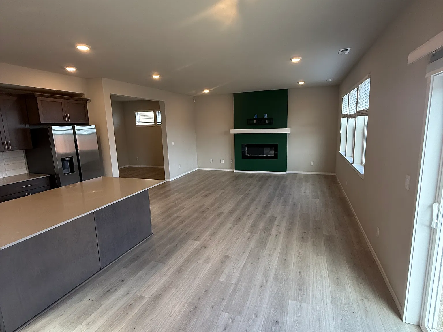 5 bed, 2.5 bath, 2379 sqft, $3,100 — Photo 3
