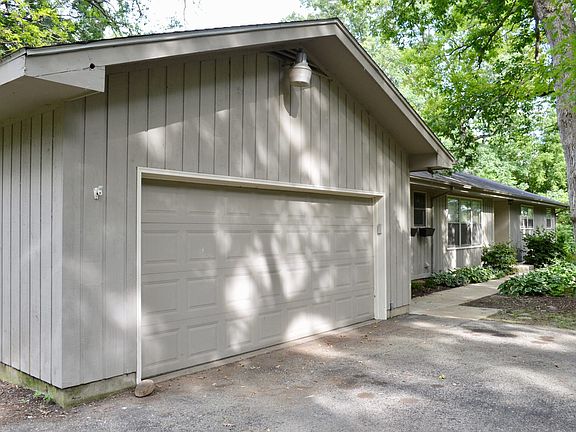 4th image of 6N085 Knollwood Dr