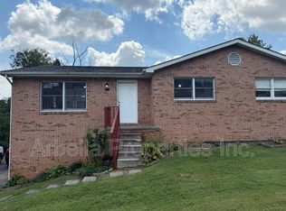 905 Kendrick Creek Rd, Kingsport, TN 37663
