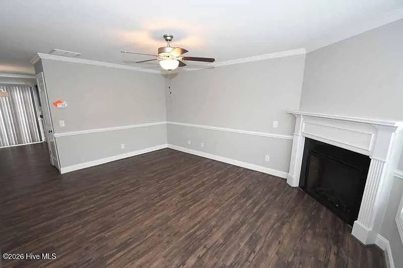 2 bed, 2.5 bath, $1,350 — Photo 2