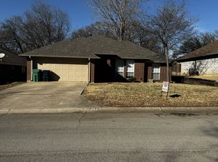 504 Strata Dr, Denton, TX 76201