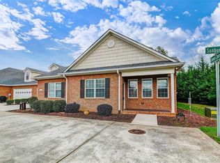 2776 Sunburst Ln, Denver, NC 28037