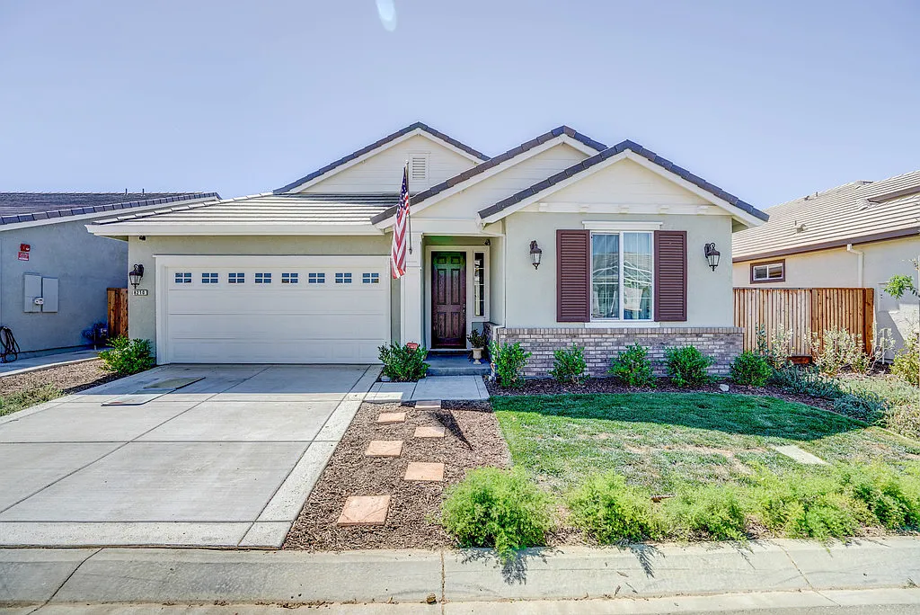 8210 Brookhaven Cir photo 1