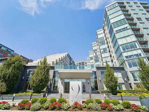 9 Avenue At Port Imperial image 3 of 47