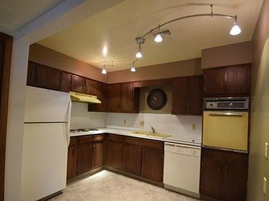4th image of 428 Deldona Dr APT 3