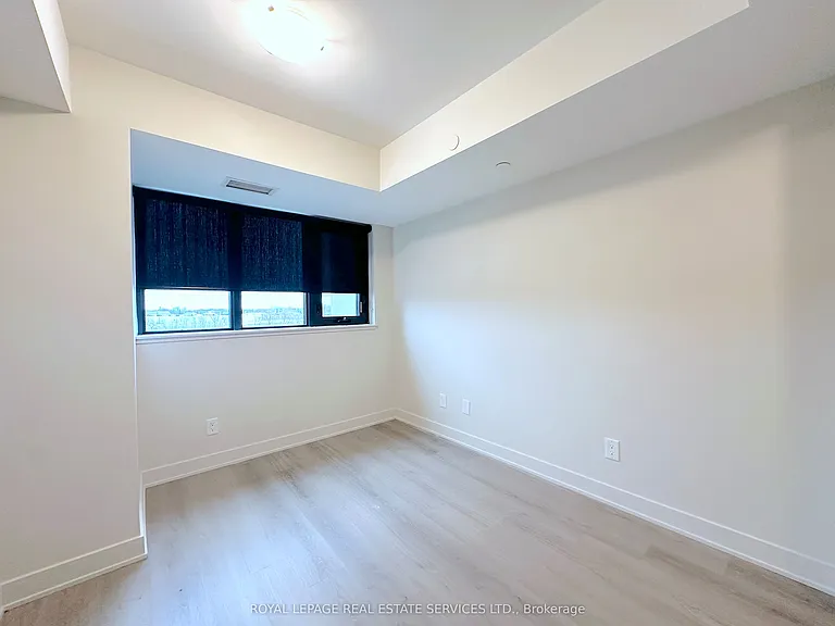 3385 Dundas St W #409 — Photo 7
