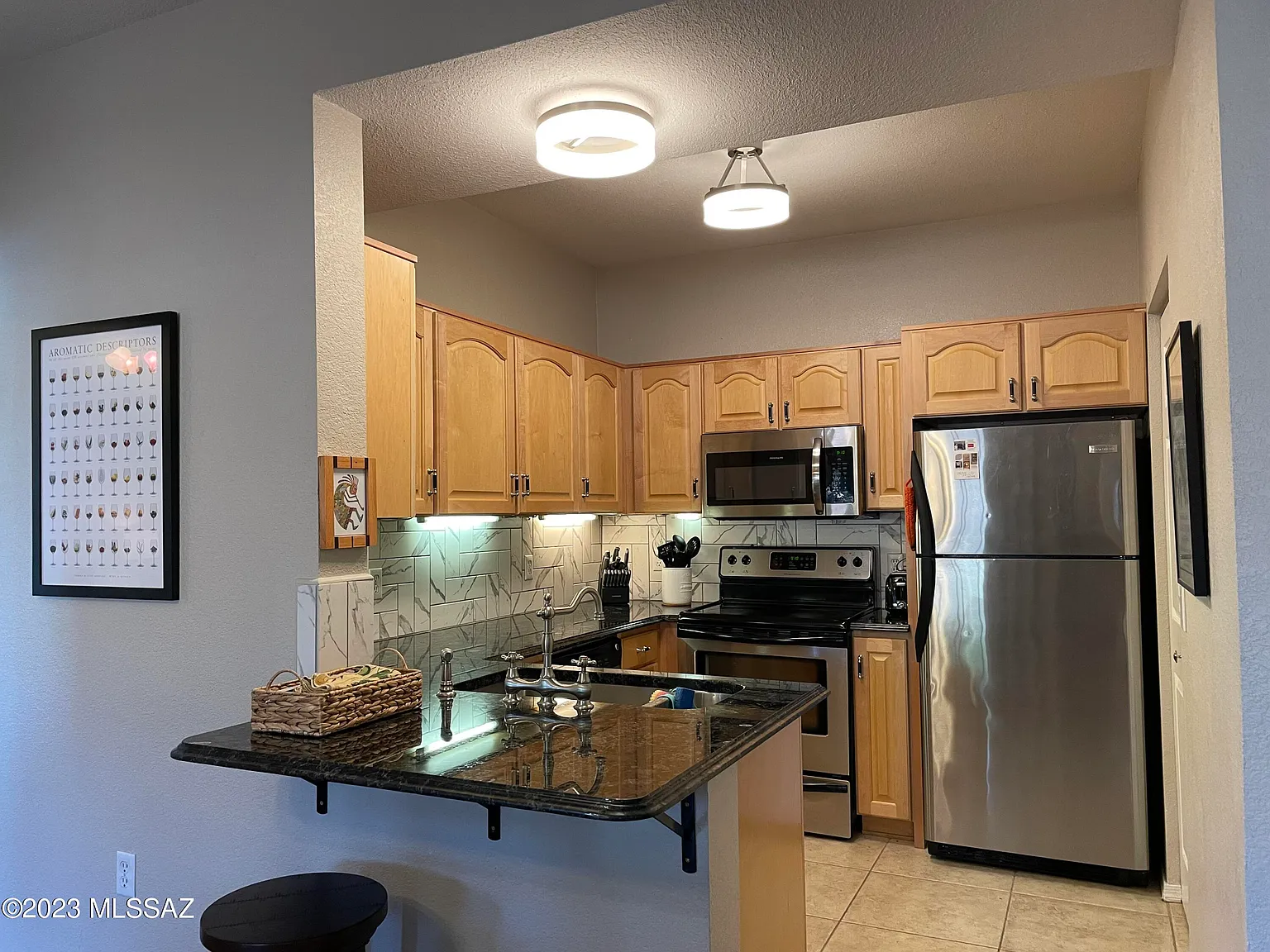 3 bed, 2.0 bath, 1268 sqft, $2,000 — Photo 4